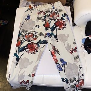 Express Capri Dress Pants Elastic Waist Floral